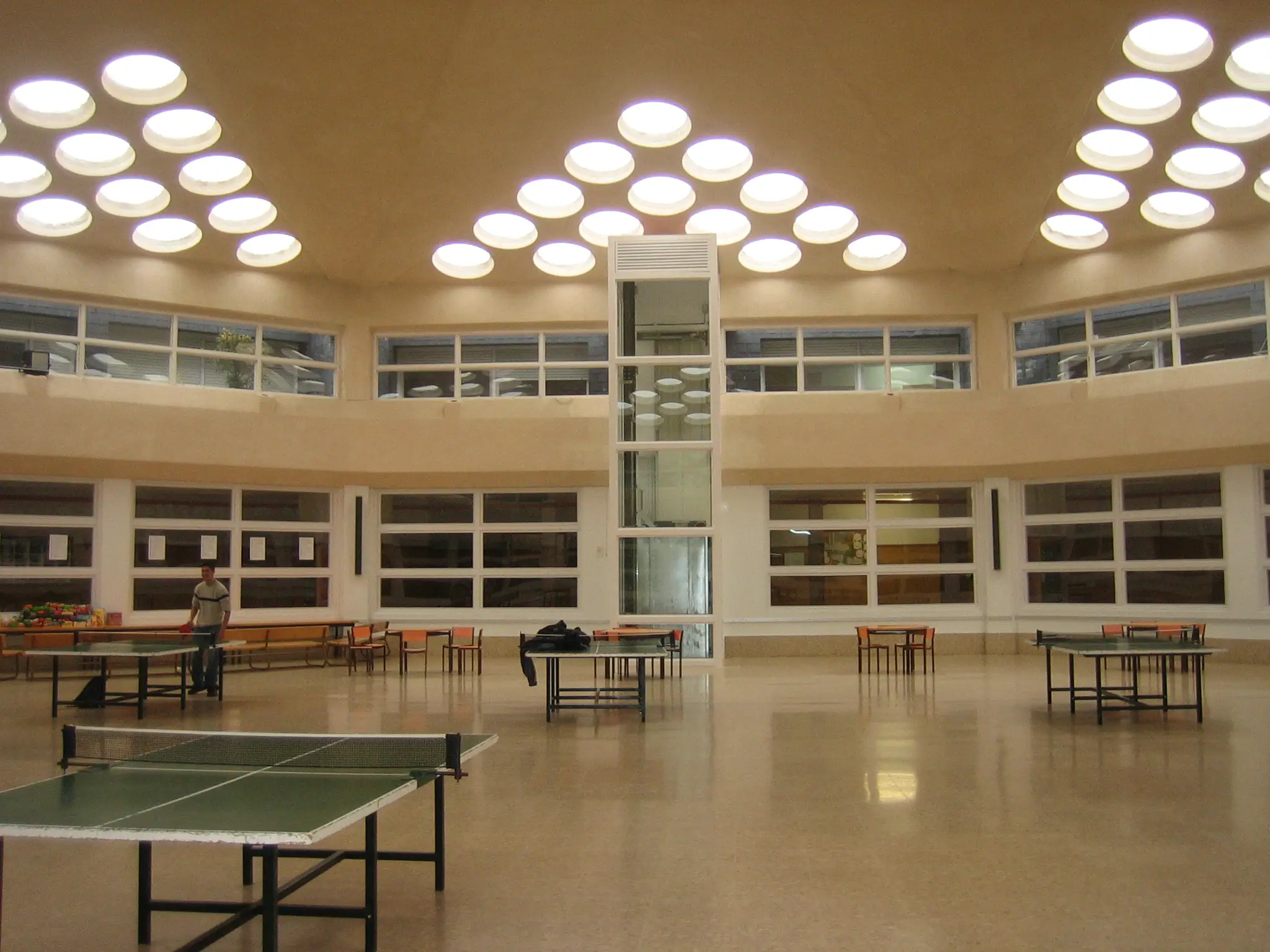 Diseño de ascensor arquitecto en Madrid estudio arquitectura a 90 grados